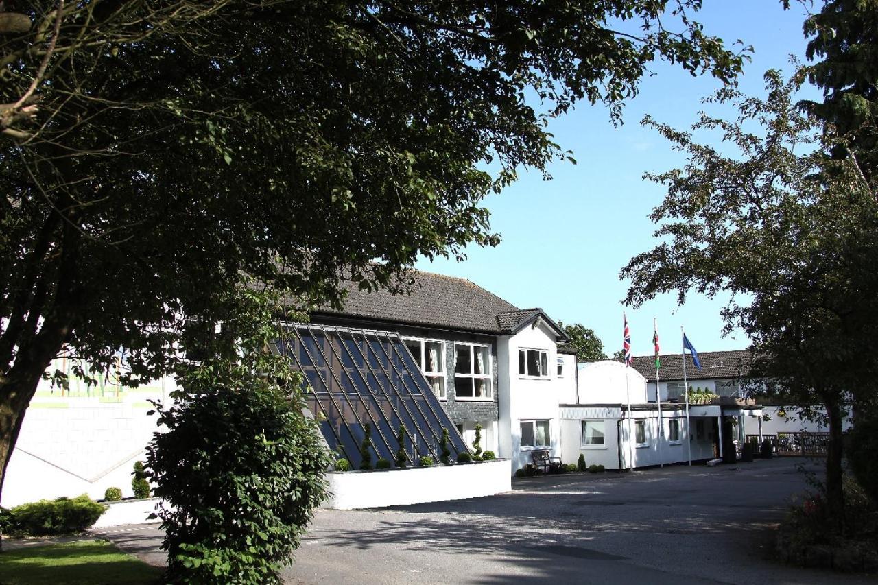 Hotel Western Premier Heronston & Bridgend (Wales)