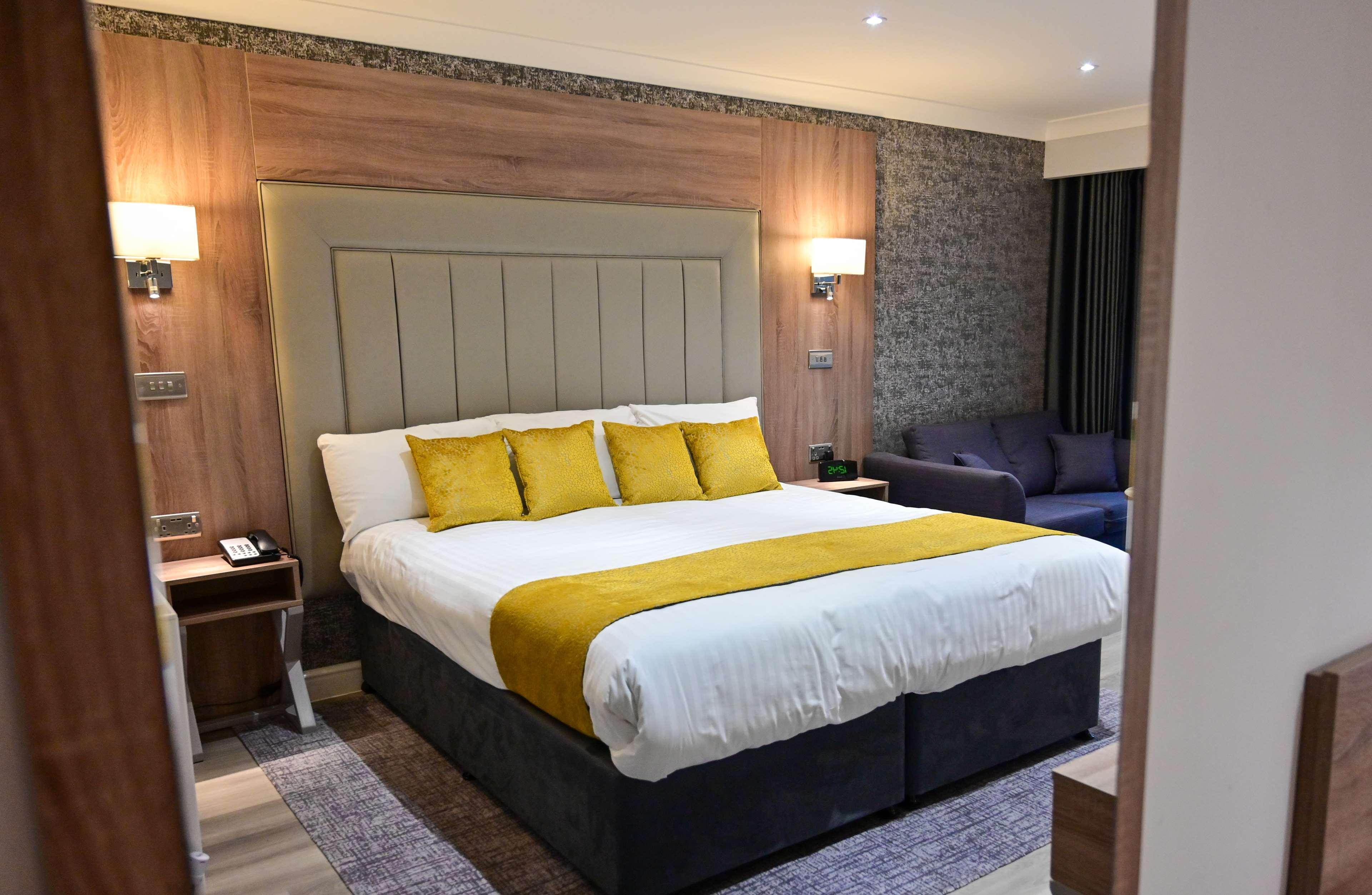 Western Premier Heronston & Hotel