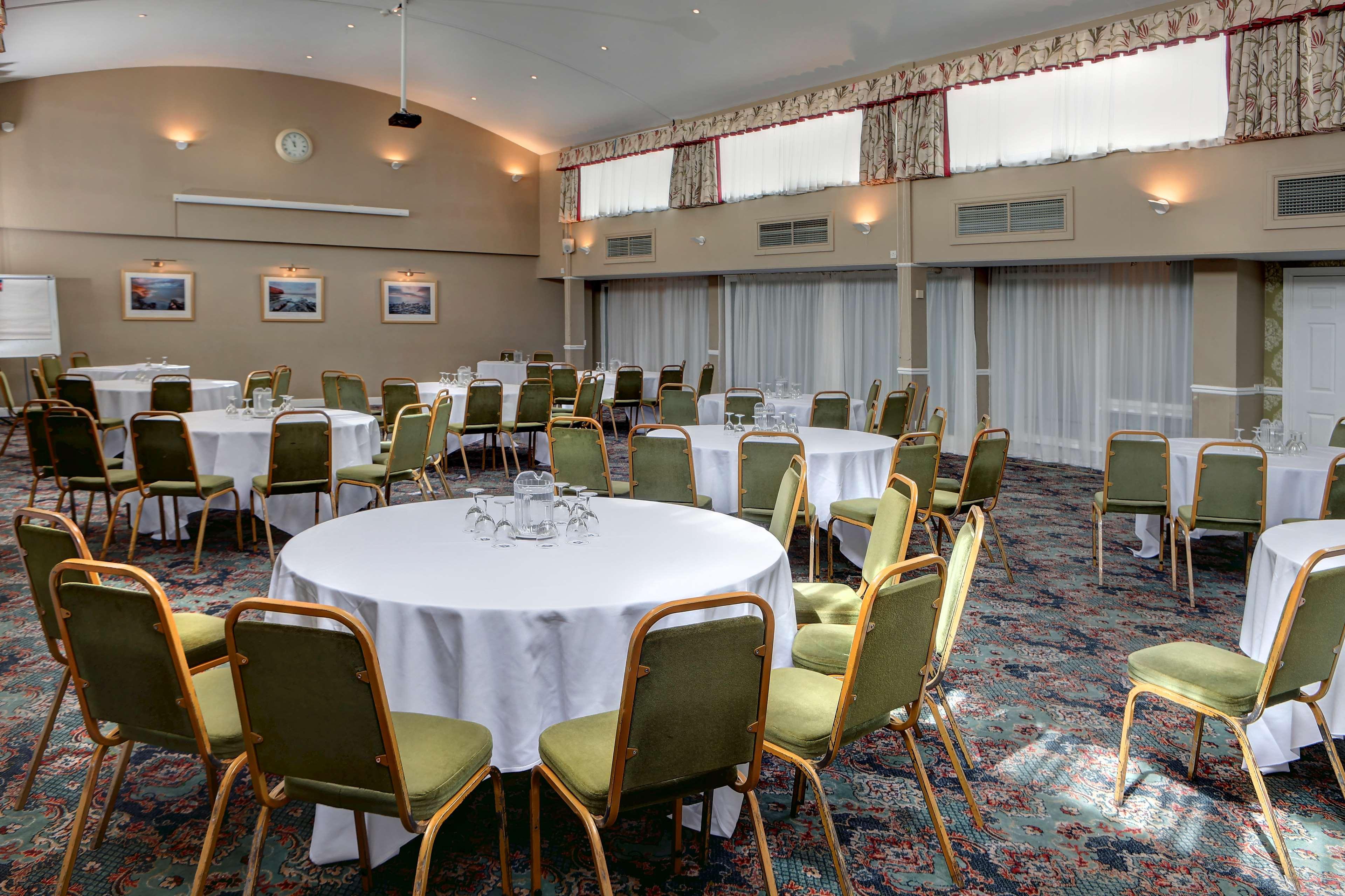 Western Premier Heronston & Hotel Bridgend (Wales)