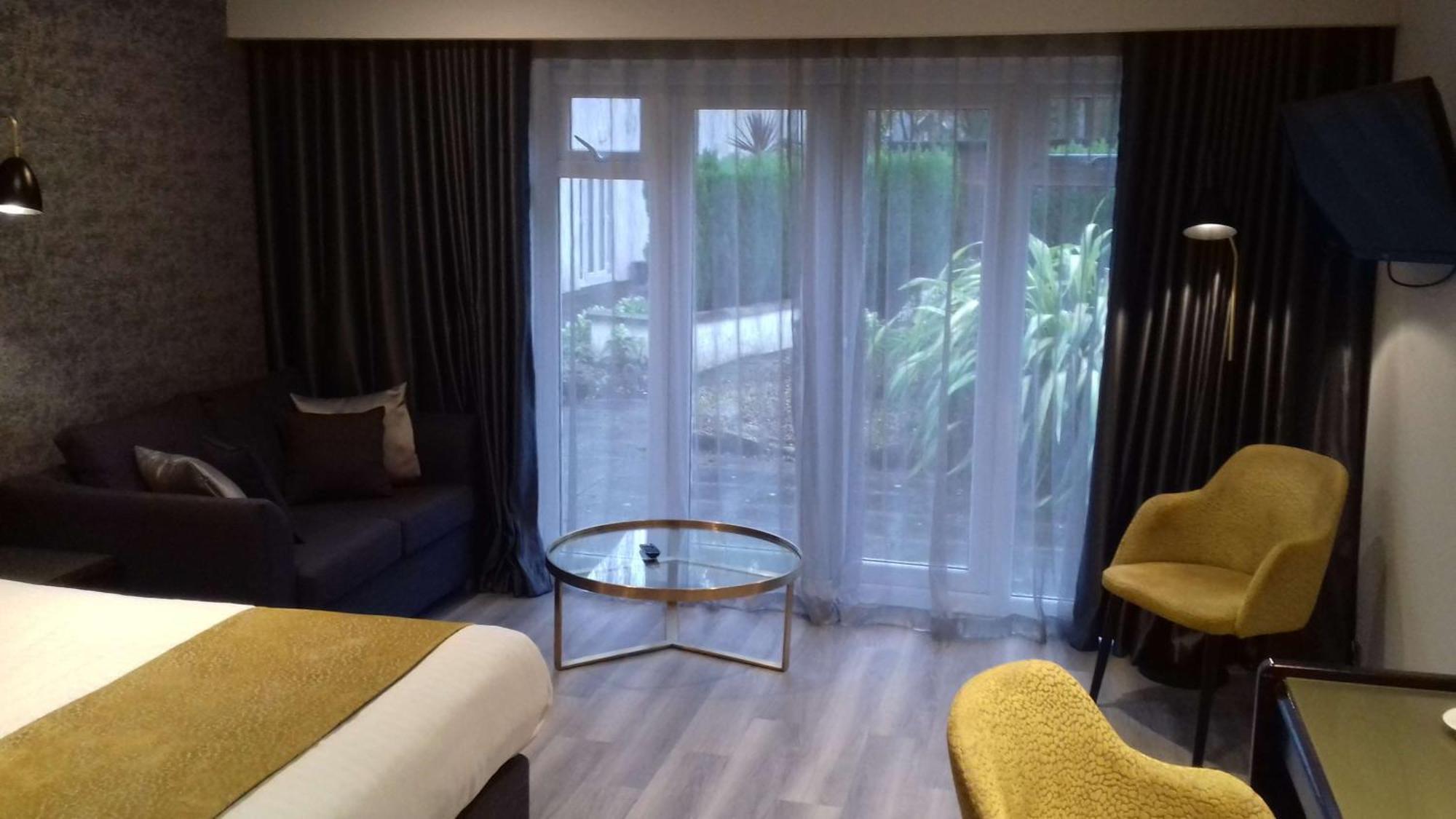 Western Premier Heronston & Hotel 3*